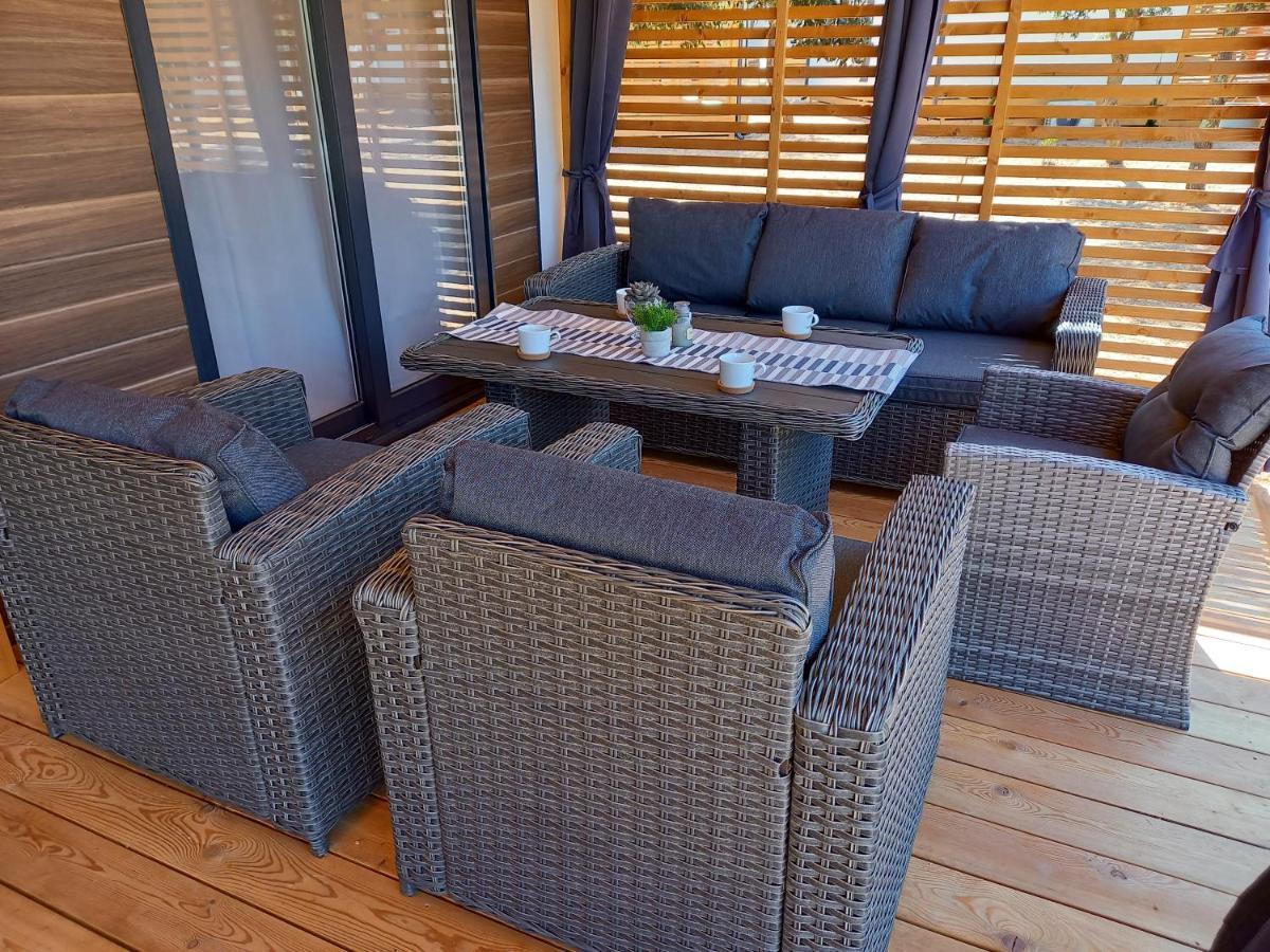 Mobile Home Agava 2 Биоград на Мору Екстериор снимка