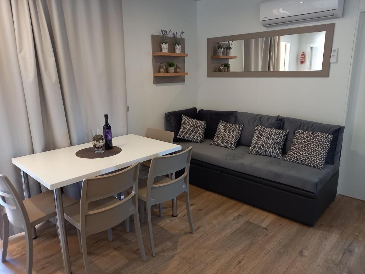Mobile Home Agava 2 Биоград на Мору Екстериор снимка