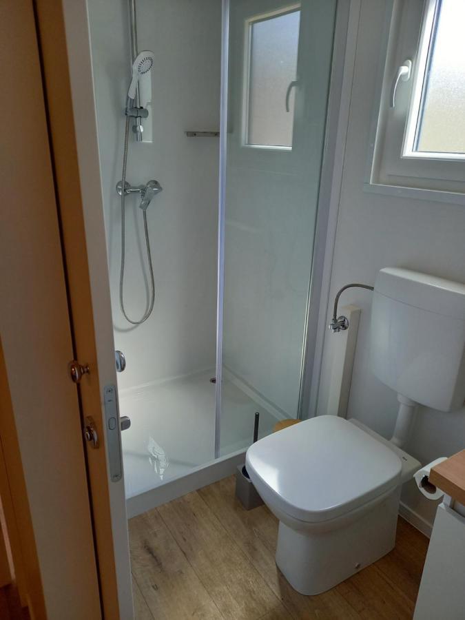 Mobile Home Agava 2 Биоград на Мору Екстериор снимка