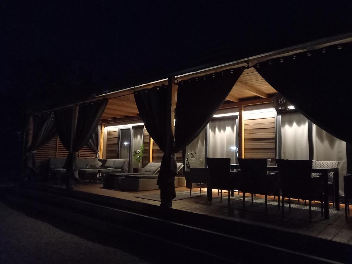 Mobile Home Agava 2 Биоград на Мору Екстериор снимка