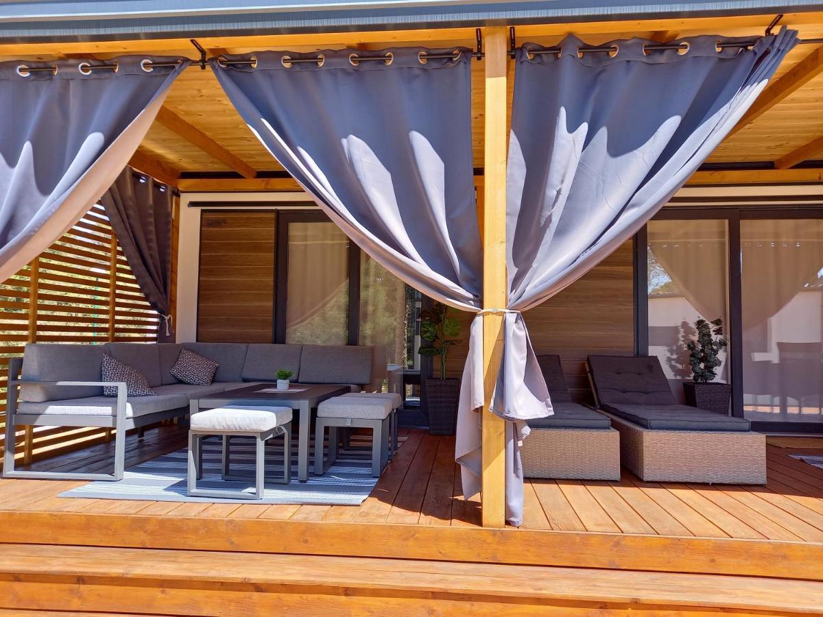 Mobile Home Agava 2 Биоград на Мору Екстериор снимка
