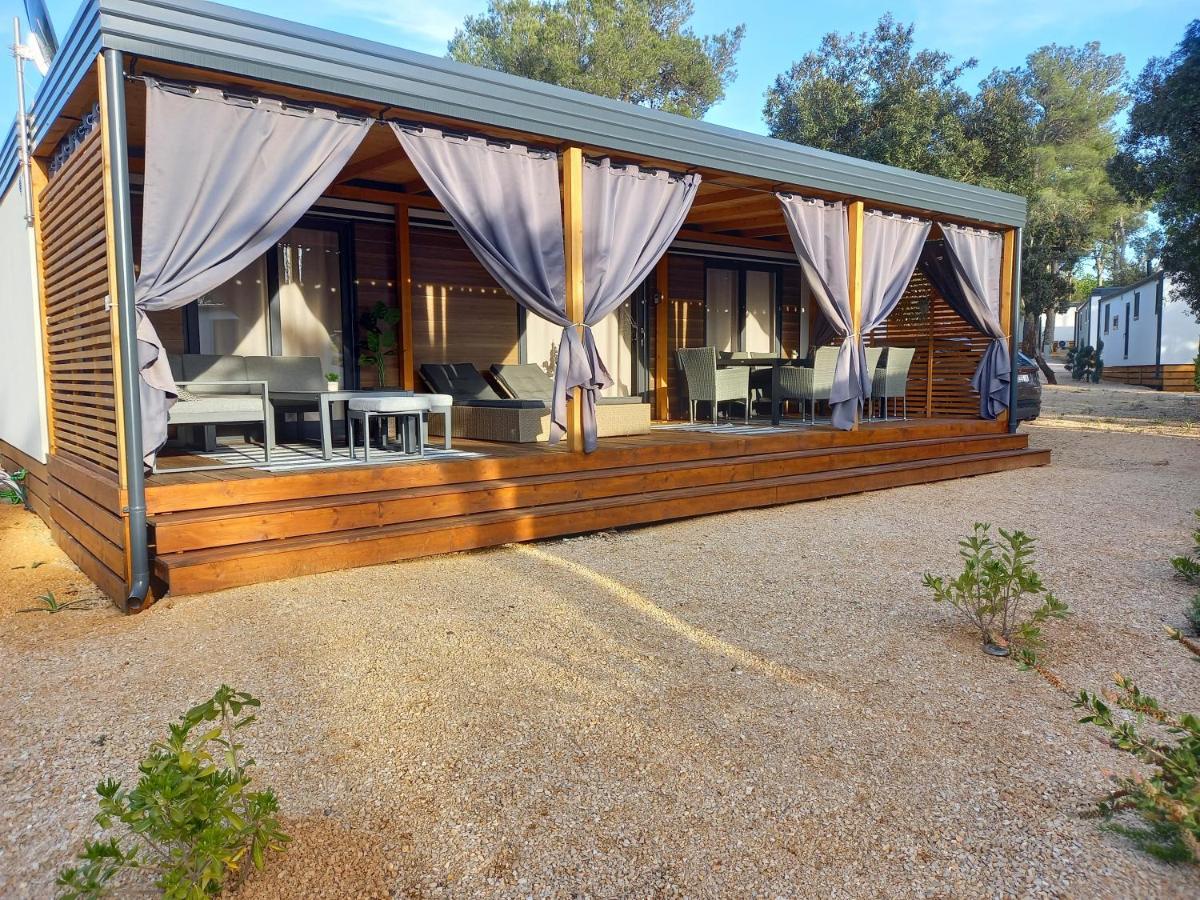 Mobile Home Agava 2 Биоград на Мору Екстериор снимка